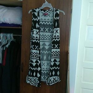 Black and white sleeveless cardigan